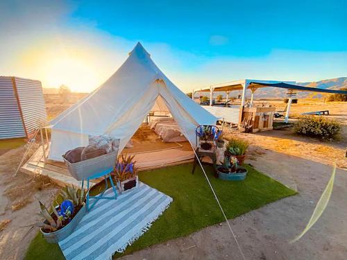 New Cuyama Other | Glamorous California Campsite Retreat with Great Views