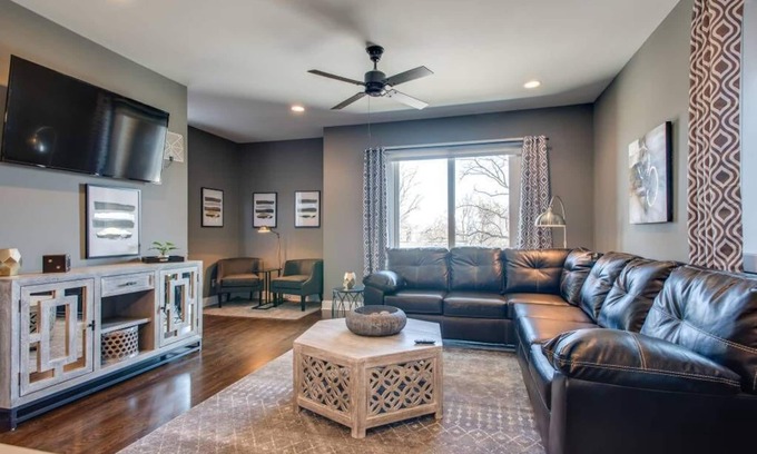 Hadley - Washington House | Glamorous Downtown/Rtop Deck/10 Beds