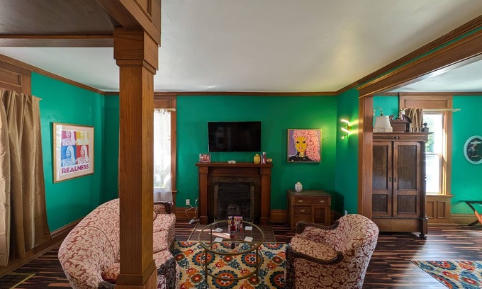 Sturgeon Bay Hotel | Glamorous King bed Suite! RuPaul inspired stylings.