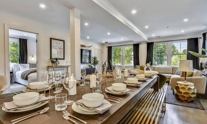 Jamaica Plain Apartment | Glamorous Luxury Apartment, Near T