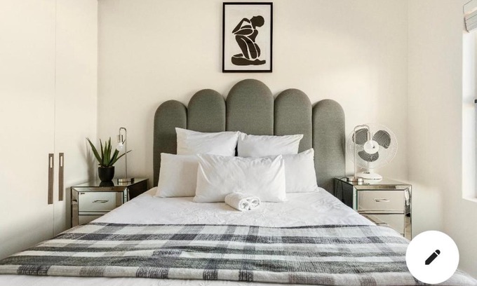 Bloubergstrand Apartment | Glamorous one bedroom