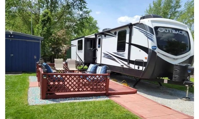 Portage House | Glamorously Beautiful RV Honeymoon Suite for 2