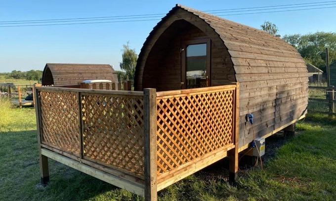 Lincoln Apartment | Glamping pod, seven acre farm campsite