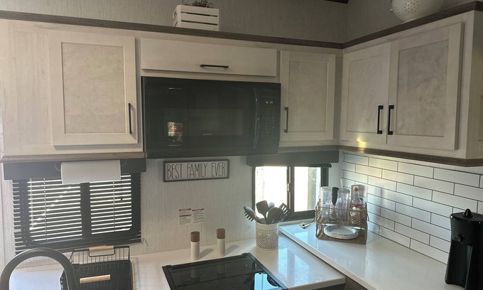 Berger RV Rental | Glamping with gorgeous sunset views, trolley to all wineries