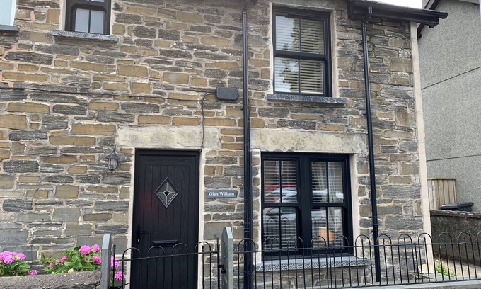 Dolwyddelan House | GLAN WILLIAM, character holiday cottage in Dolwyddelan