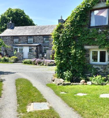 Llanegryn House | Glan Y Morfa Bach The Stone Cottage