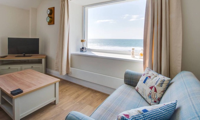 Aberdaron House | Glandon in the beautiful Pwllheli