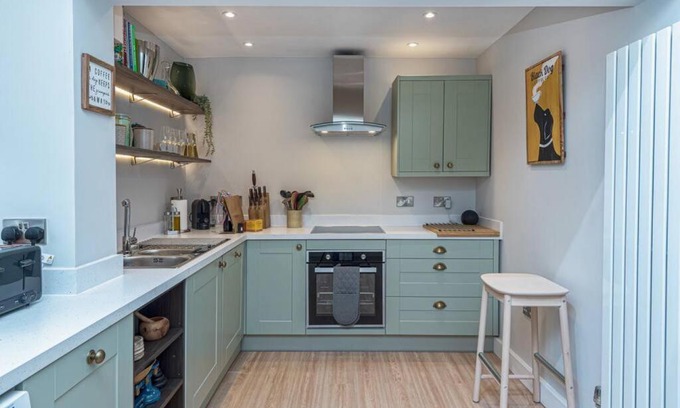 Dolgellau House | Glanrhyd Townhouse in Central Dolgellau with Parking and Bike Storage