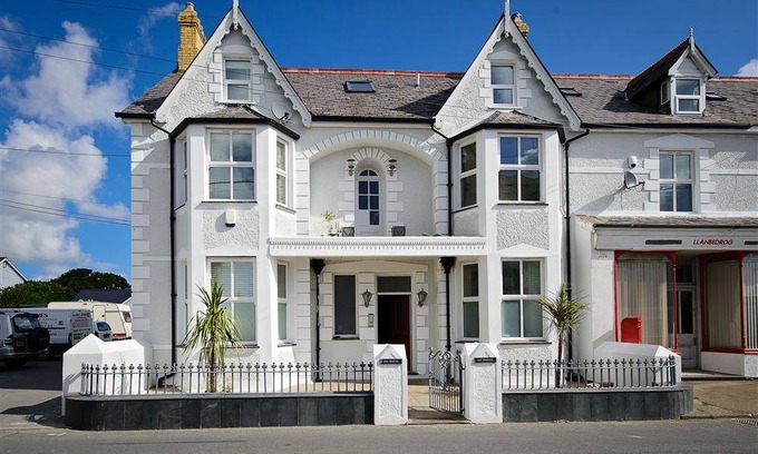 Llanbedrog Cottage | Glasfryn Penthouse