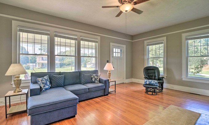 Glasgow House | Glasgow Home w/Porch: Close to Lake & Caves!
