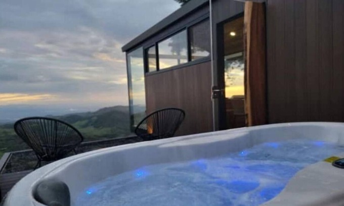 Monteverde Cabin | Glass Cabin in the Forest+270° view+ Hot Tub +Deck