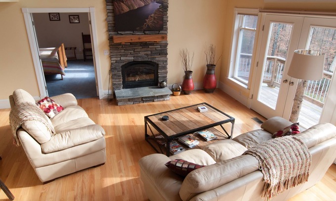 Dovey Luck House | Glass House on Lake Anna - Lakefront house with private dock