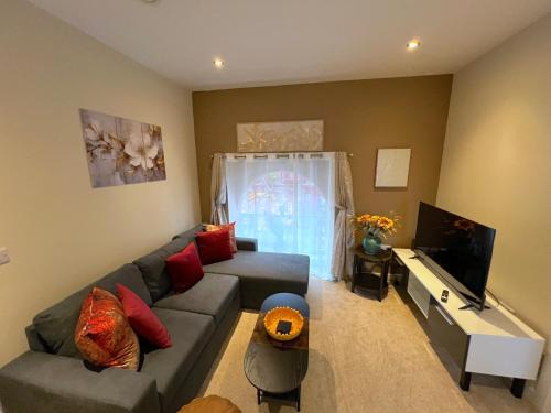 Glastonbury Apartment | Glastonbury Gem, 2 Bedroom Apartment