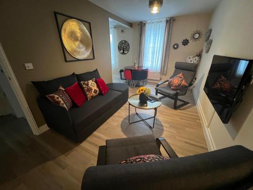 Glastonbury Apartment | Glastonbury High Street Sanctuary- 2 BD, Sleeps 4