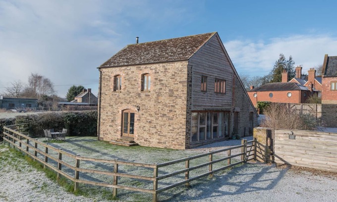 Caynham Cottage | GLEBE BARN, family friendly, luxury holiday cottage in Caynham