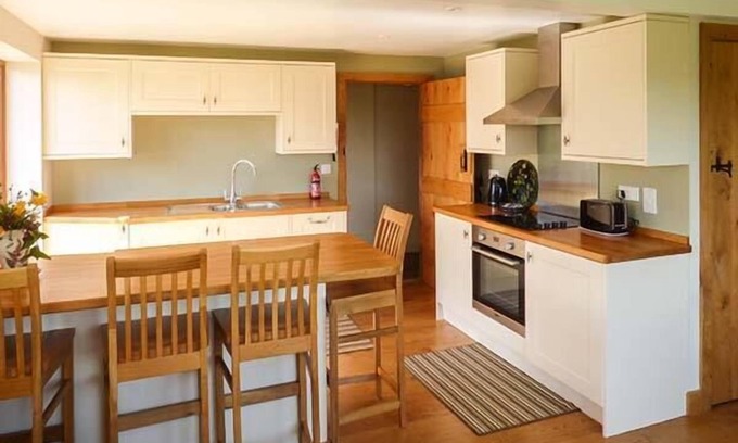 Coed-Y-Paen Cottage | Glebe Farm Cottage
