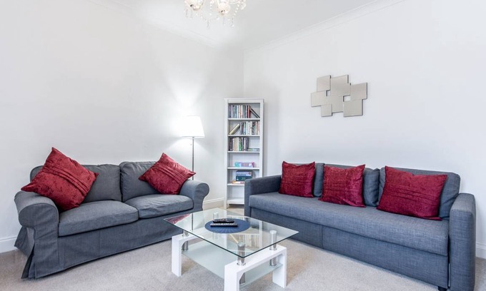 Levenmouth Apartment | Glebe with 2 bedrooms and 1.5 bathrooms