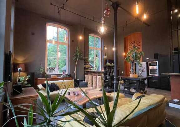 Verbandsgemeinde Pellenz Villa | Gleis 22 - Wellness und Retreats im Alten Bahnhof von Kruft