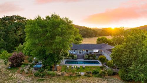 Glen Ellen House | Glen Ellen Escape 5BR Retreat w Pool Hot Tub Hammocks Vineyard Views