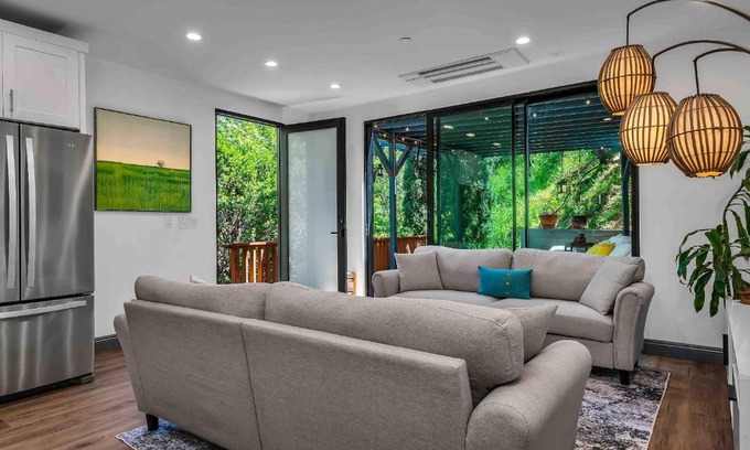 Beachwood Canyon House | Glen Oak Bungalow