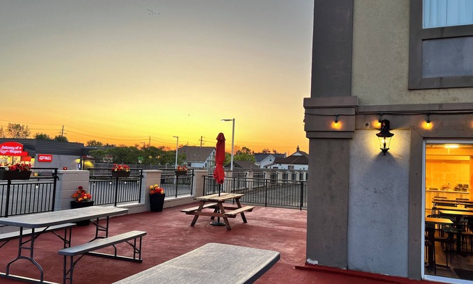 Niagara Falls Hotel | Glengate Hotel & Suites