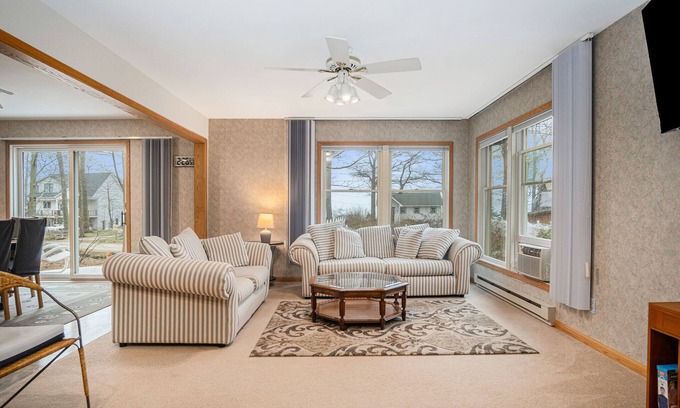 Fennville House | Glenn Lake View Retreat
