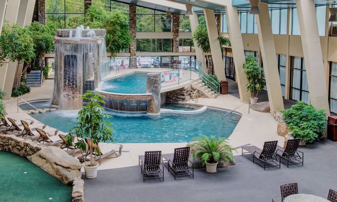 Gatlinburg Hotel | Glenstone Lodge