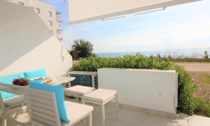 Almadraba-Canyelles Apartment | Global Immo 1037 MEDA CHICA BX