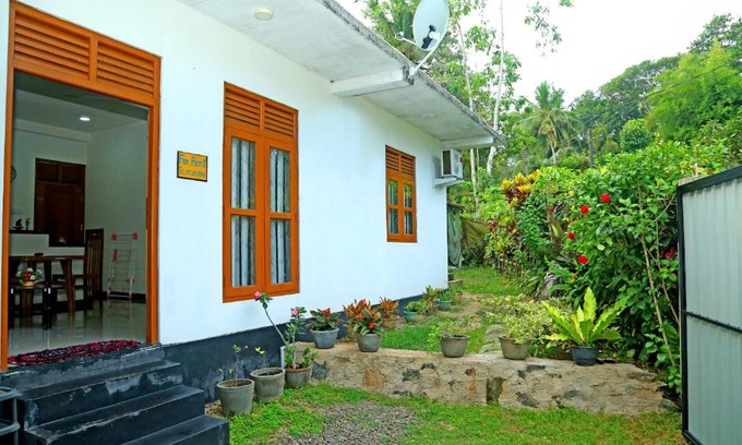 Ambalangoda Apartment | Global Lake Villa Hikkaduwa