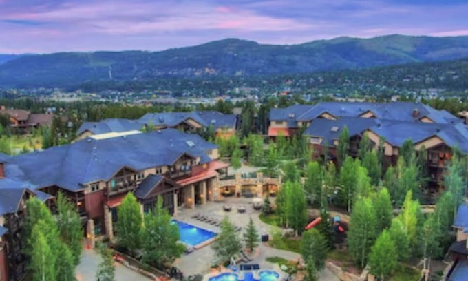 Four O'Clock Hotel | Glorious 2 Bedroom at Grand Timber Lodge in Breck - sleeps 8n