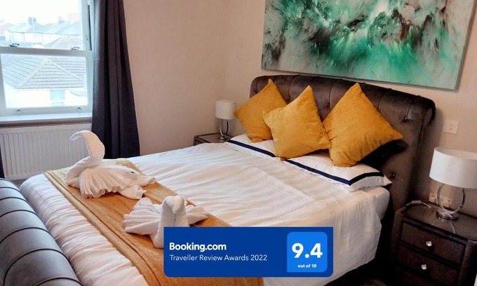 Bognor Regis Apartment | Glorious Duplex Holiday Apartment By The Sea