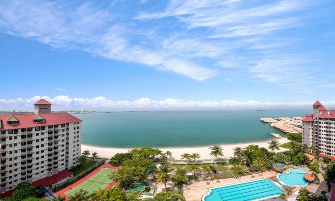 Taman Tanjung Apartment | Glory Beach Resort Beach View