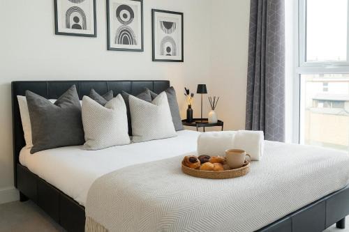 Bordesley Apartment | Glory Homes- City centre apartment , sleeps 7 with parking & WiFi