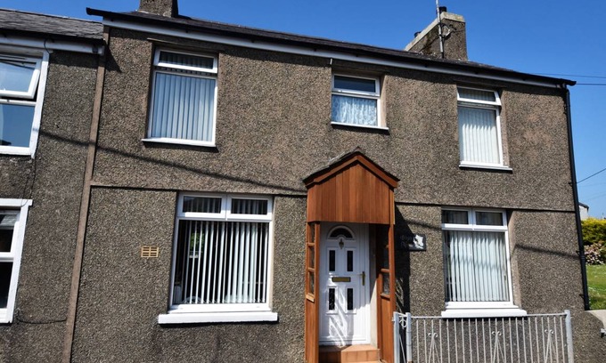 Nefyn Cottage | Glyn Afon