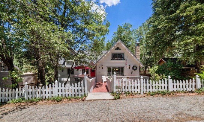 Upper Moonridge Ski Chalet | Gnome Chalet - Charming Big Bear Country Home! Amazing Craftsmanship And With A Fenced Yard! 3 Bedroom Chalet