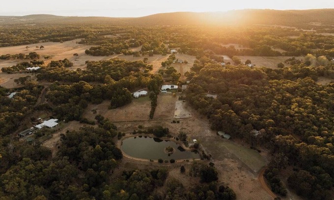 Quedjinup Cottage | Goanna Cottage - bushland views close to town