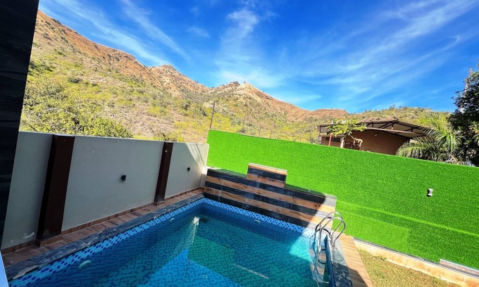 Bedla Hotel | GoBravo 2BR Lux Villa wt Pvt Pool Udapur