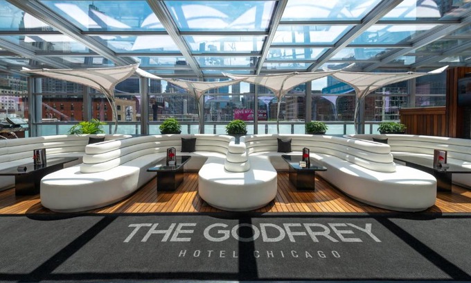 Near North Side Hotel | Godfrey Hotel Chicago