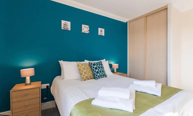 Swindon Apartment | Godwin Court Apartments