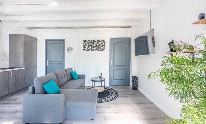 Golbey Apartment | Golbey Evasion apartment with suspended terrace