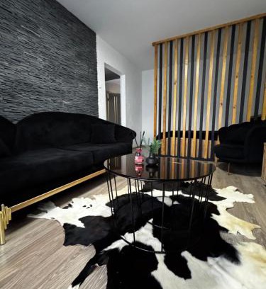 Kedainiai Apartment | Gold & Black