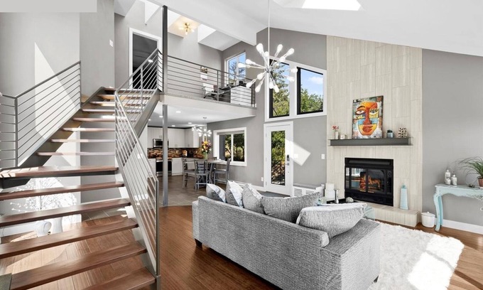 Skyway House | Gold Camp Mountain Getaway