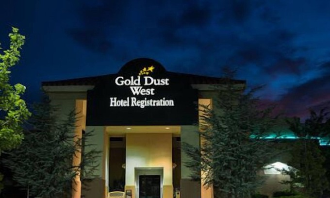 Carson City Hotel | Gold Dust West Carson City