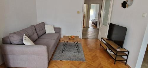 Sopron Apartment | Gold