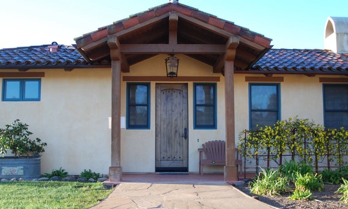 Santa Ynez Cottage | Gold Medal Vineyard/Beautiful Setting/Full Kitchen/Hypoallergenic