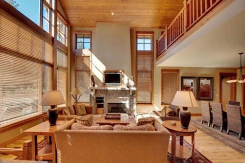 Truckee House | Gold Rush Trail 12560 by East West Hospitality