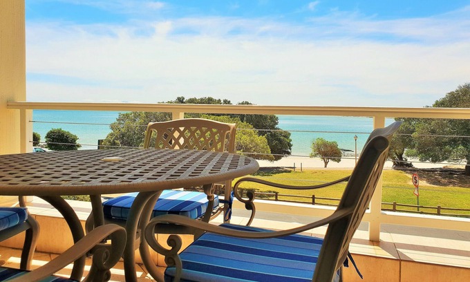 Gordons Bay Central Apartment | Gold Water