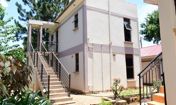 Jinja Bed & Breakfast | Golden Cherries Guest House