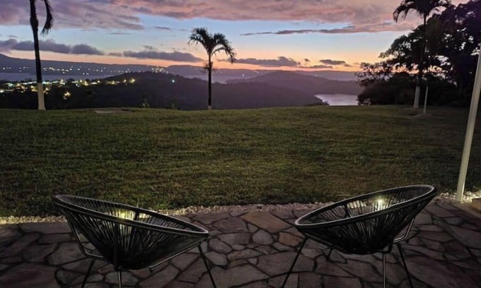 Nuevo Arenal House | Golden Clouds
