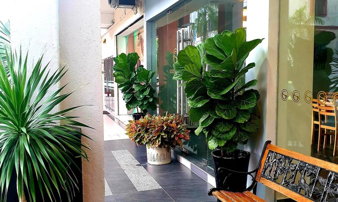 Central District Hotel | Golden Court Hotel